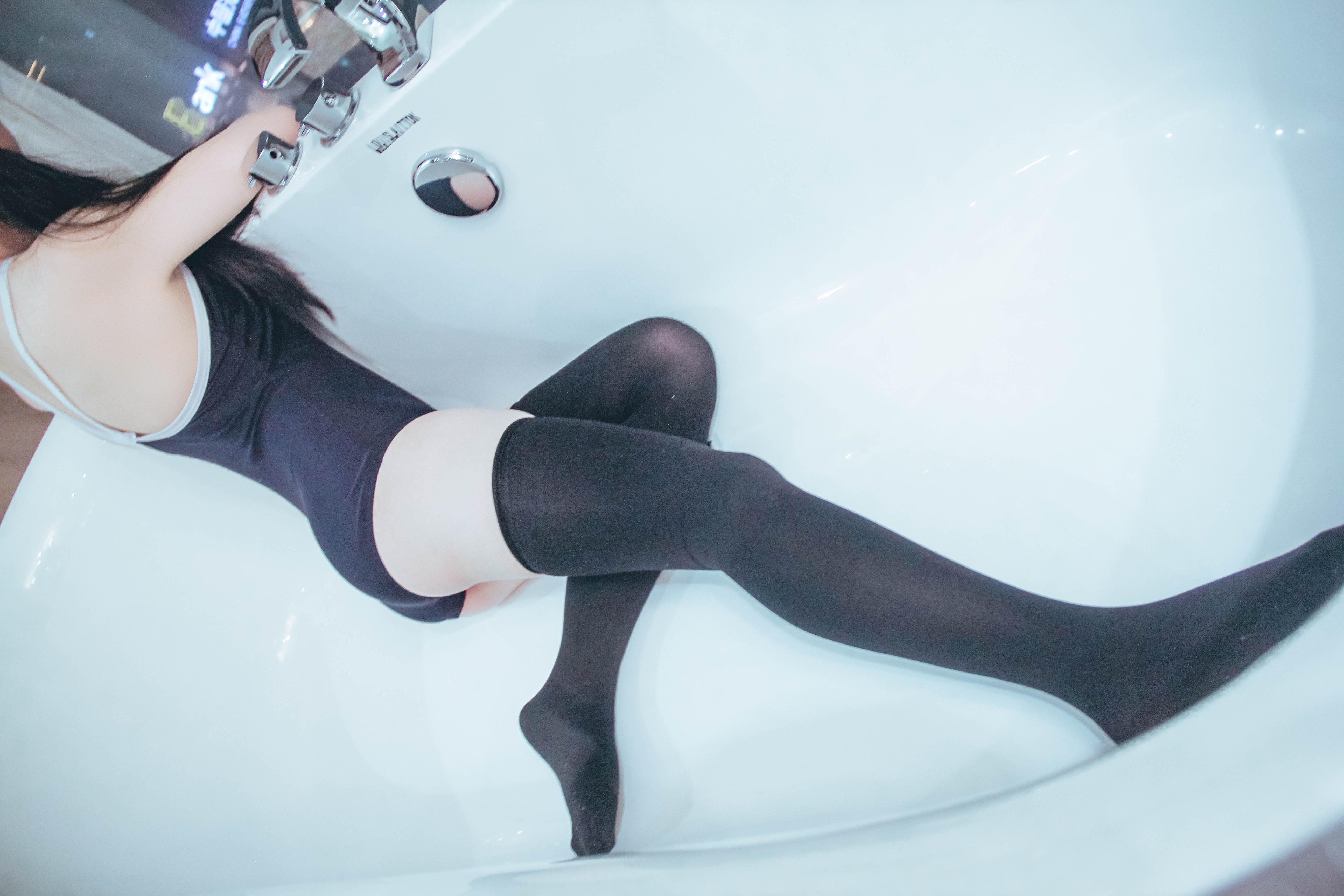 沐浴少女 81P