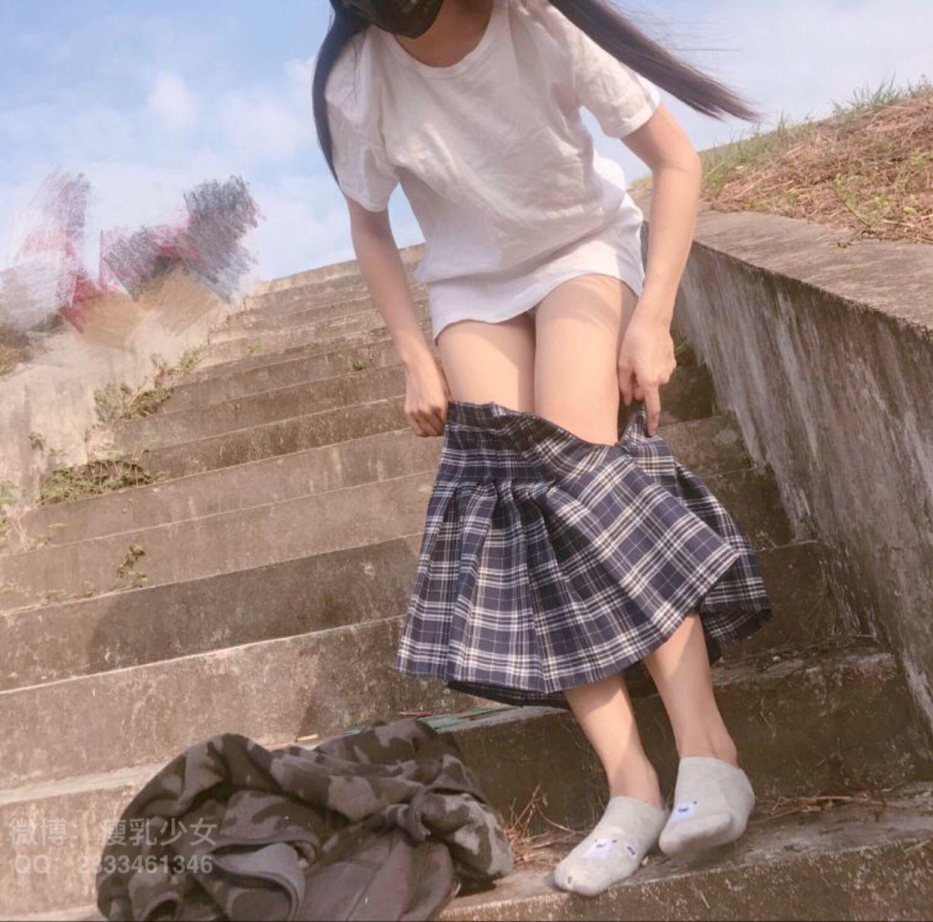 ナイキジャン 公園露出 36P