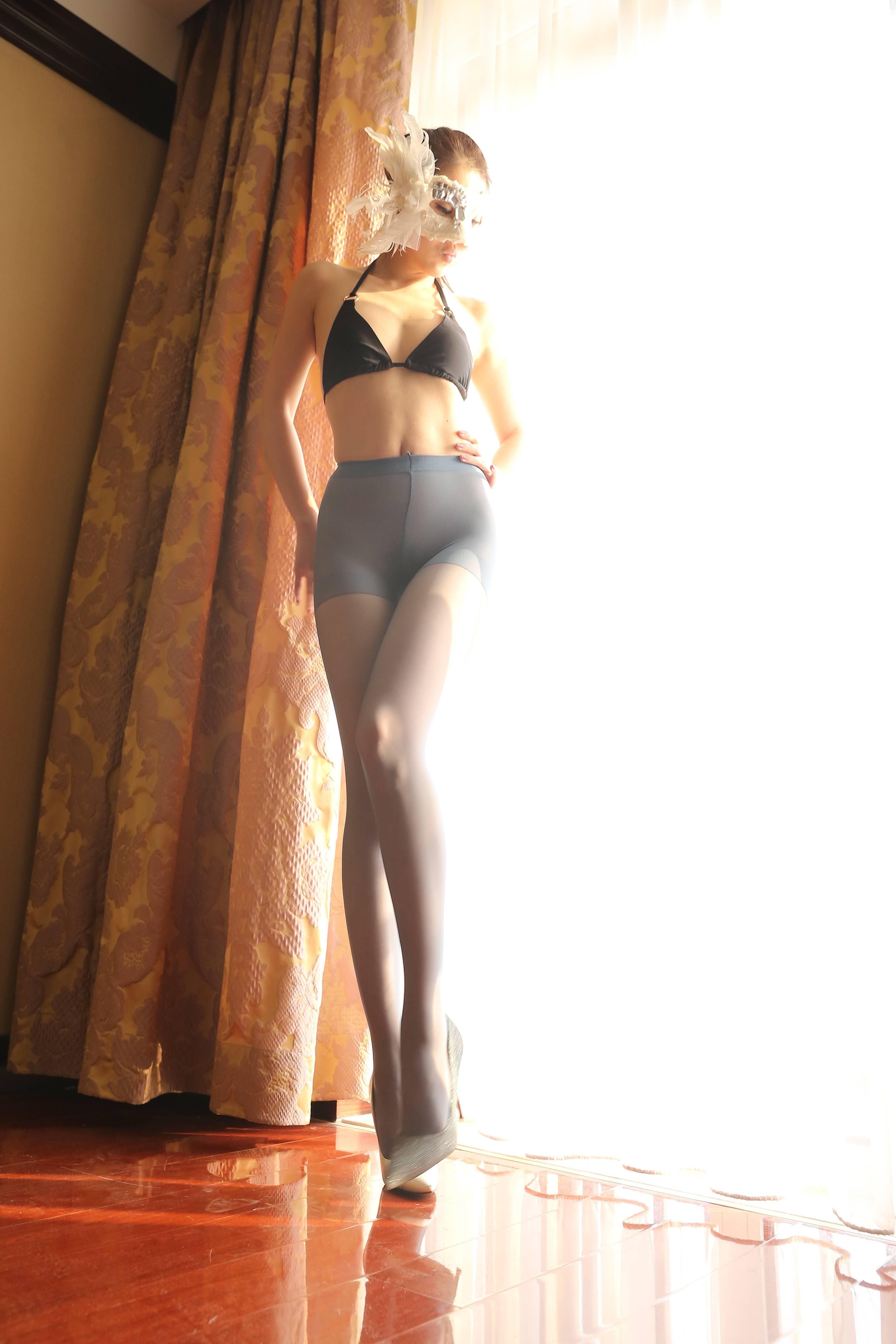 [Nicole丝足写真]NO.018 室内4-长腿丝臀 70P