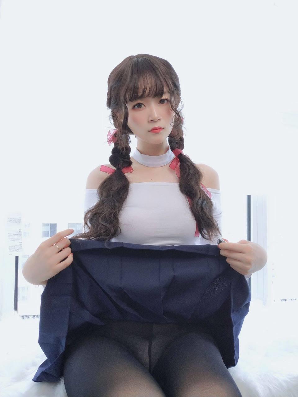 隣家の大お姉さんの黒ストッキング 白銀 - 45P