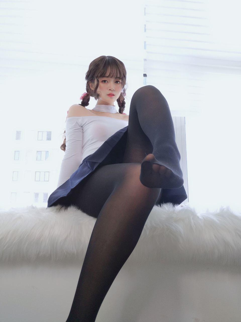 隣家の大お姉さんの黒ストッキング 白銀 - 45P
