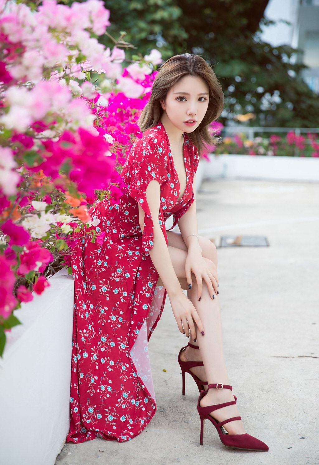 性感黄楽然娇羞的长裙美腿女神