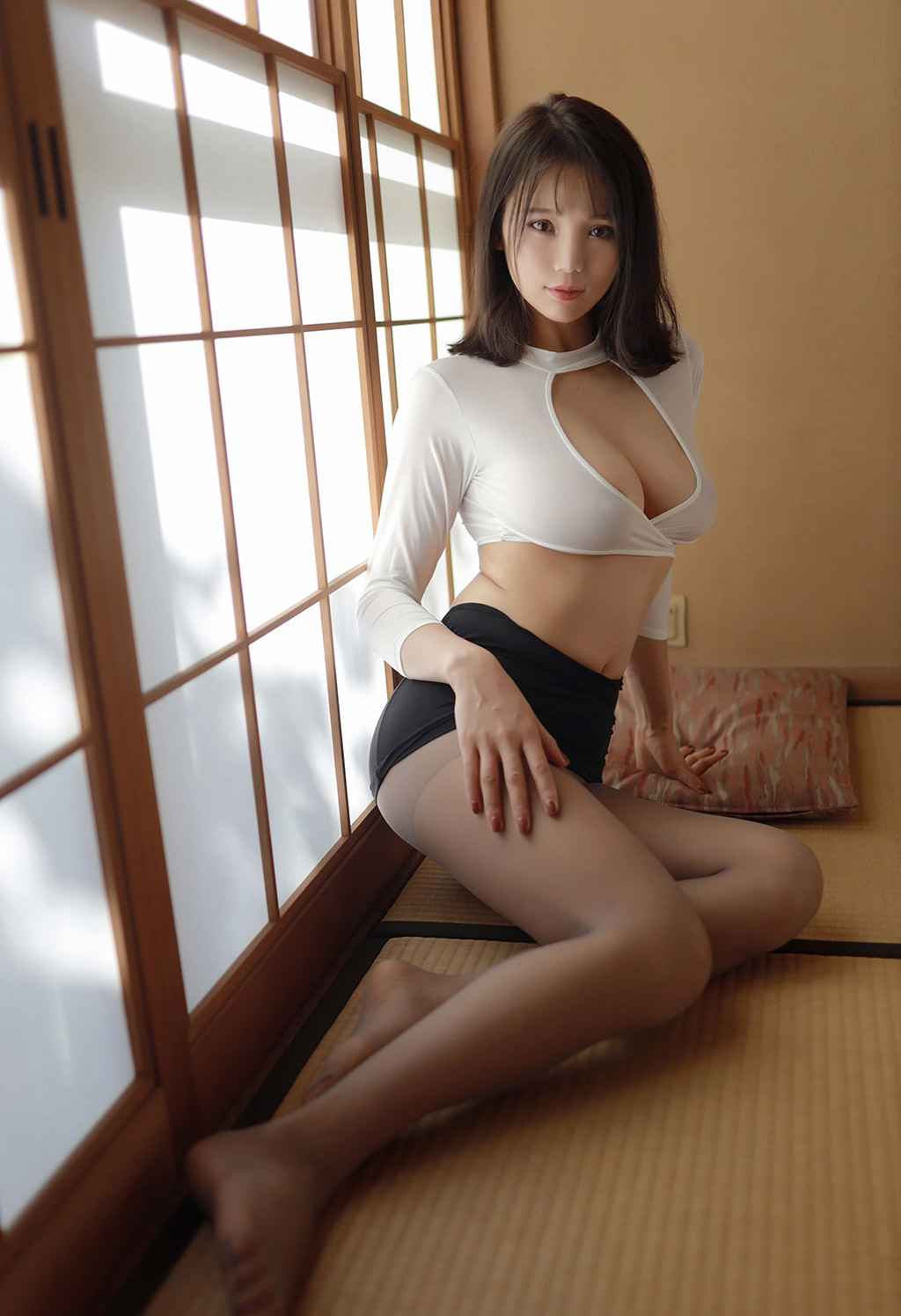 火辣小秘李可可妩媚佳人深V束胸