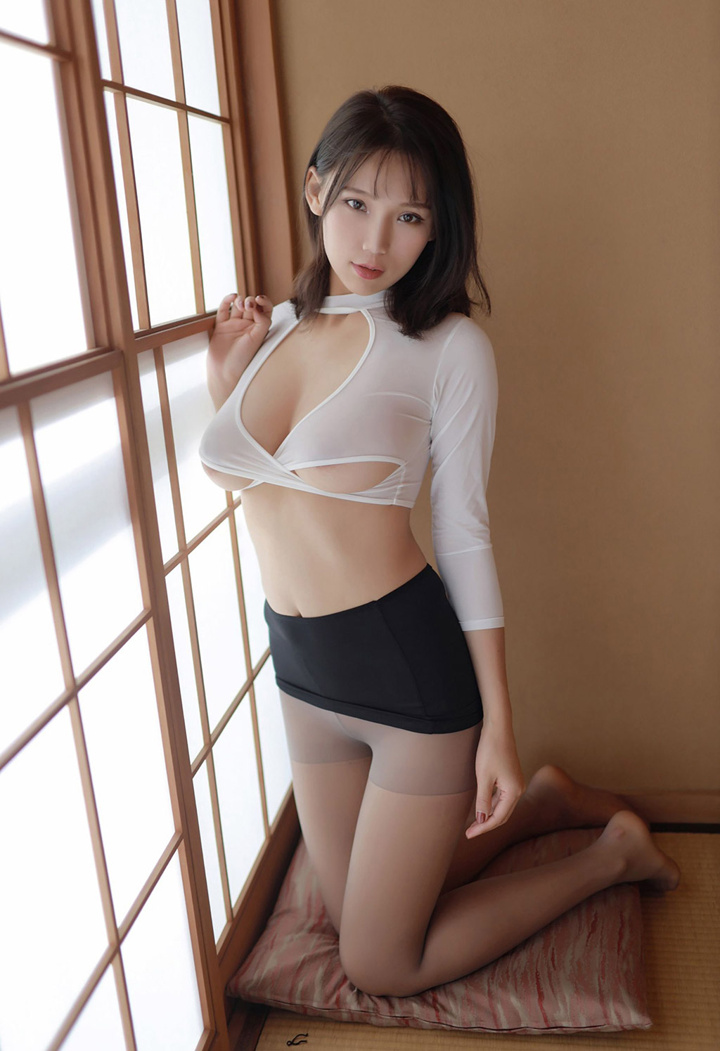 火辣小秘李可可妩媚佳人深V束胸