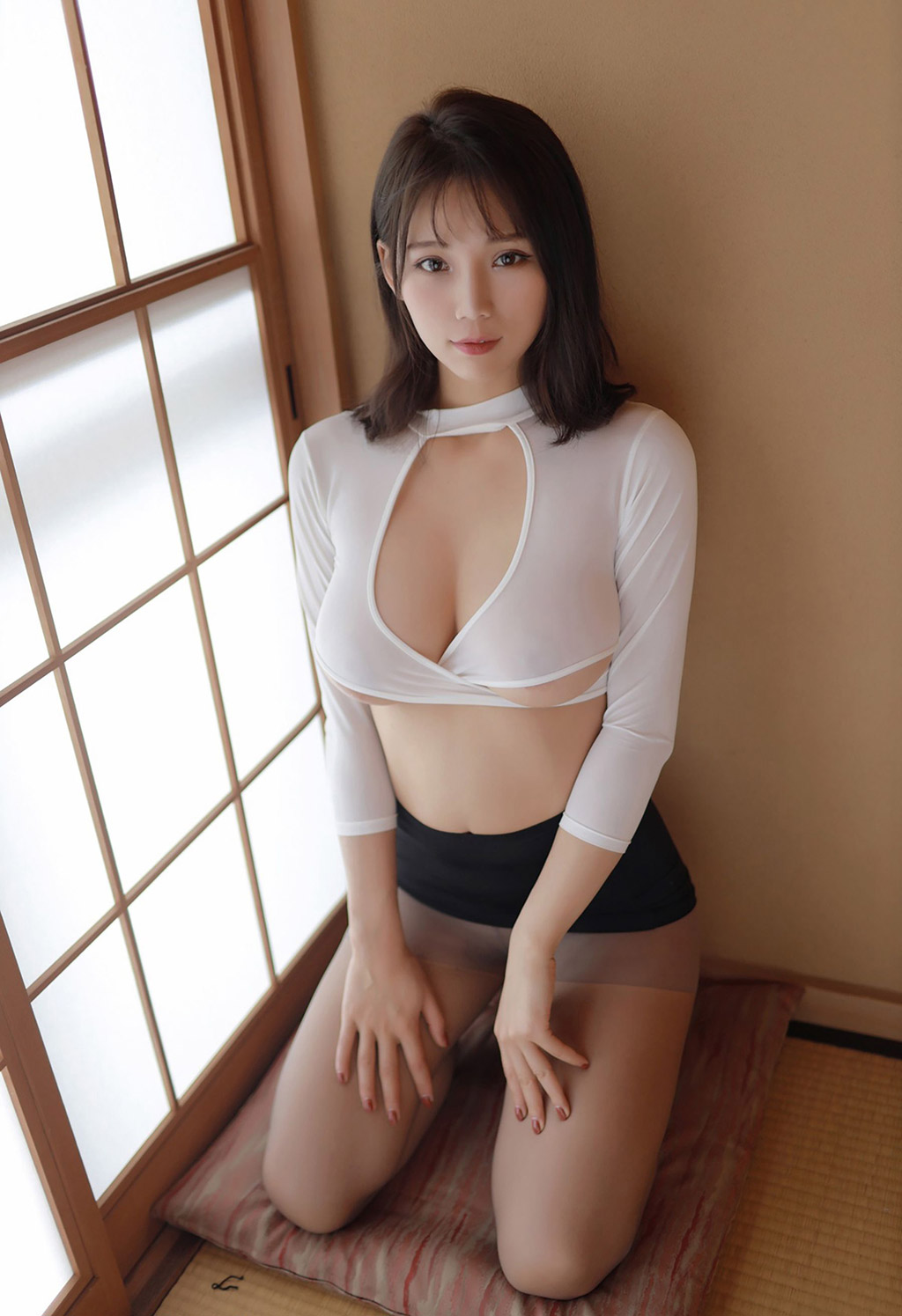火辣小秘李可可妩媚佳人深V束胸