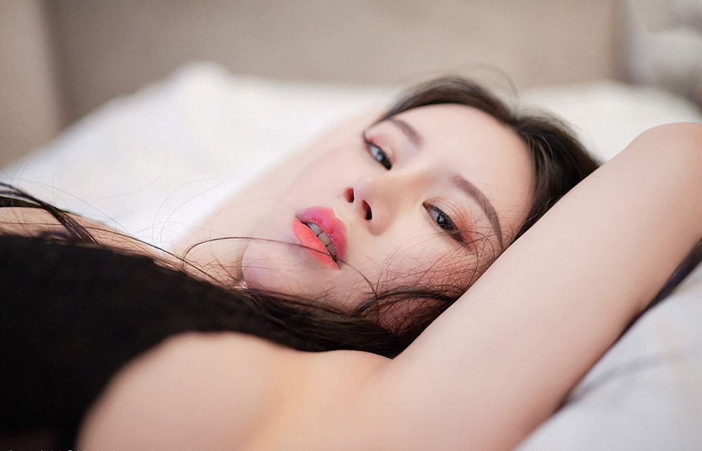 대희신의 투시 얇은 가자, 풍만하고 균형 잡힌 몸매가 매혹적