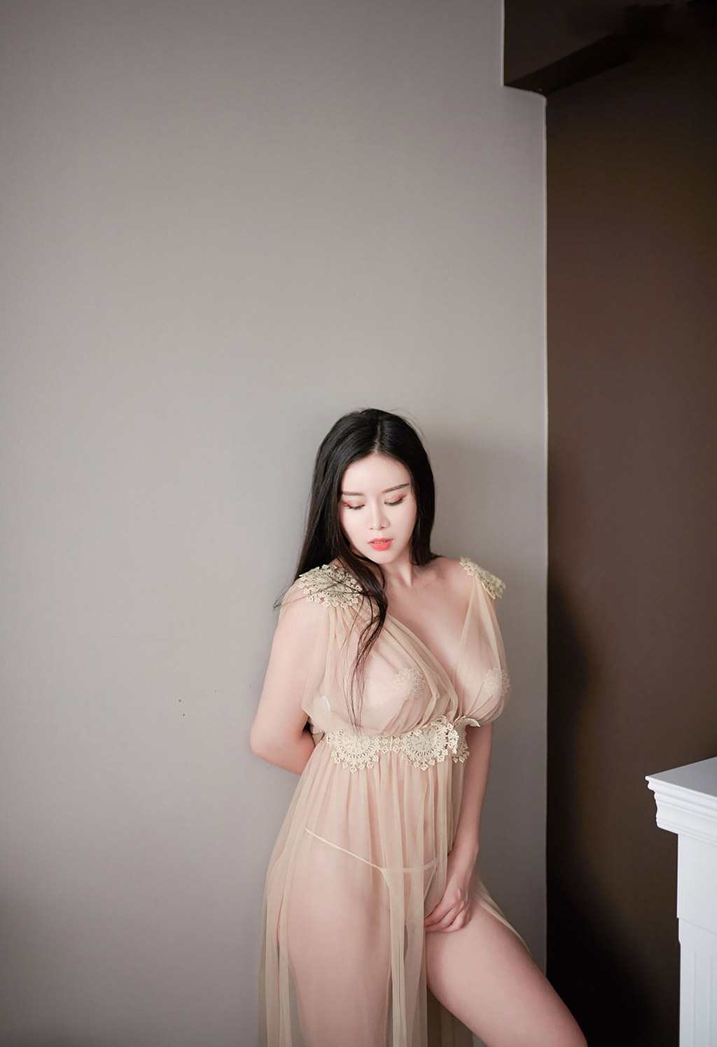 대희신의 투시 얇은 가자, 풍만하고 균형 잡힌 몸매가 매혹적