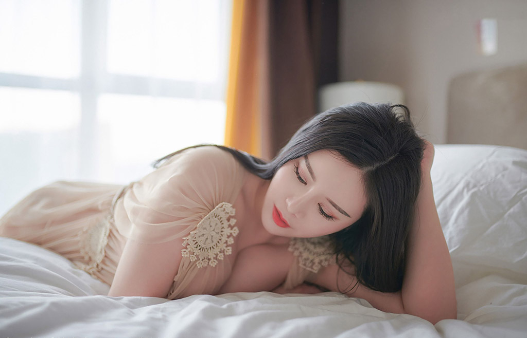대희신의 투시 얇은 가자, 풍만하고 균형 잡힌 몸매가 매혹적