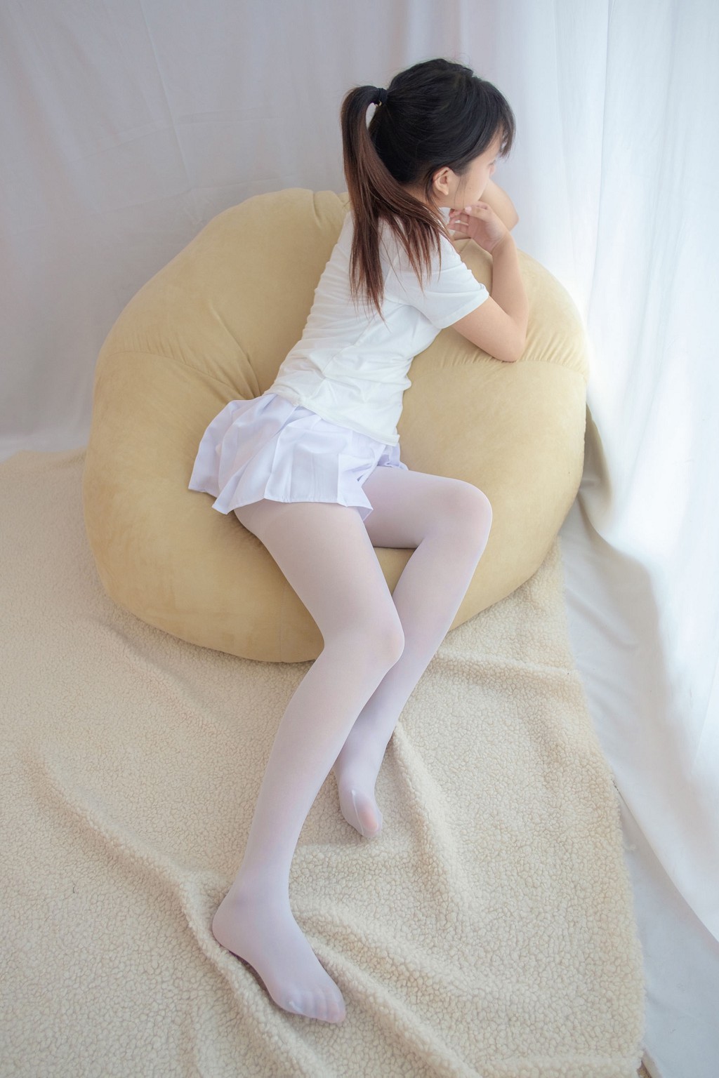 《เท้าสวยชุ่มชื้นนุ่มนวลด้วยถุงเท้าขาว》 [เซนโล่ว ไช่ถวน] R15-006 หนังสือภาพ[71P