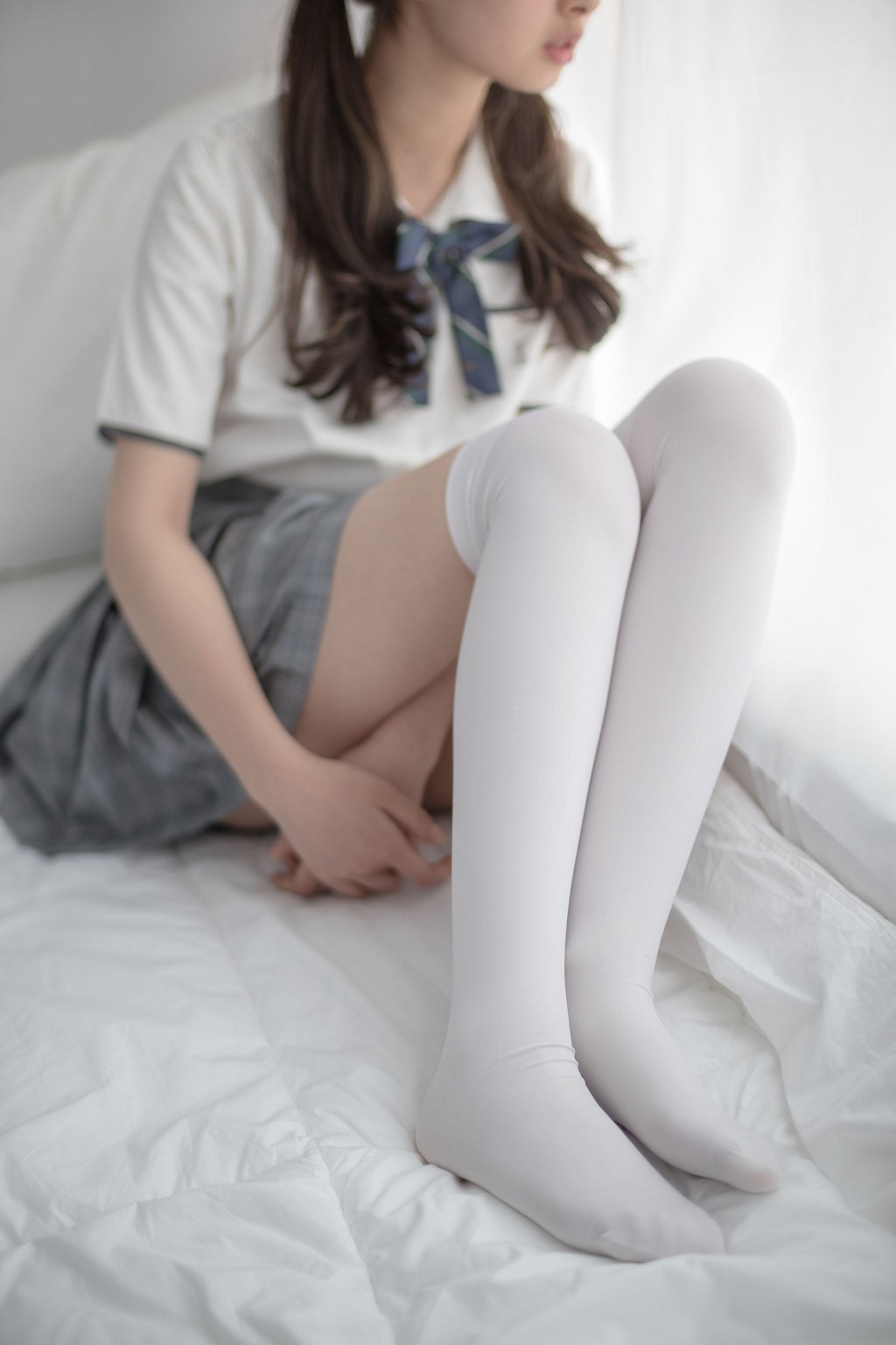 <<บนเตียง เจเค ขาวซิลค์>> [เซนโล ไคตวน] R15-009 หนังสือภาพ[84หน้า