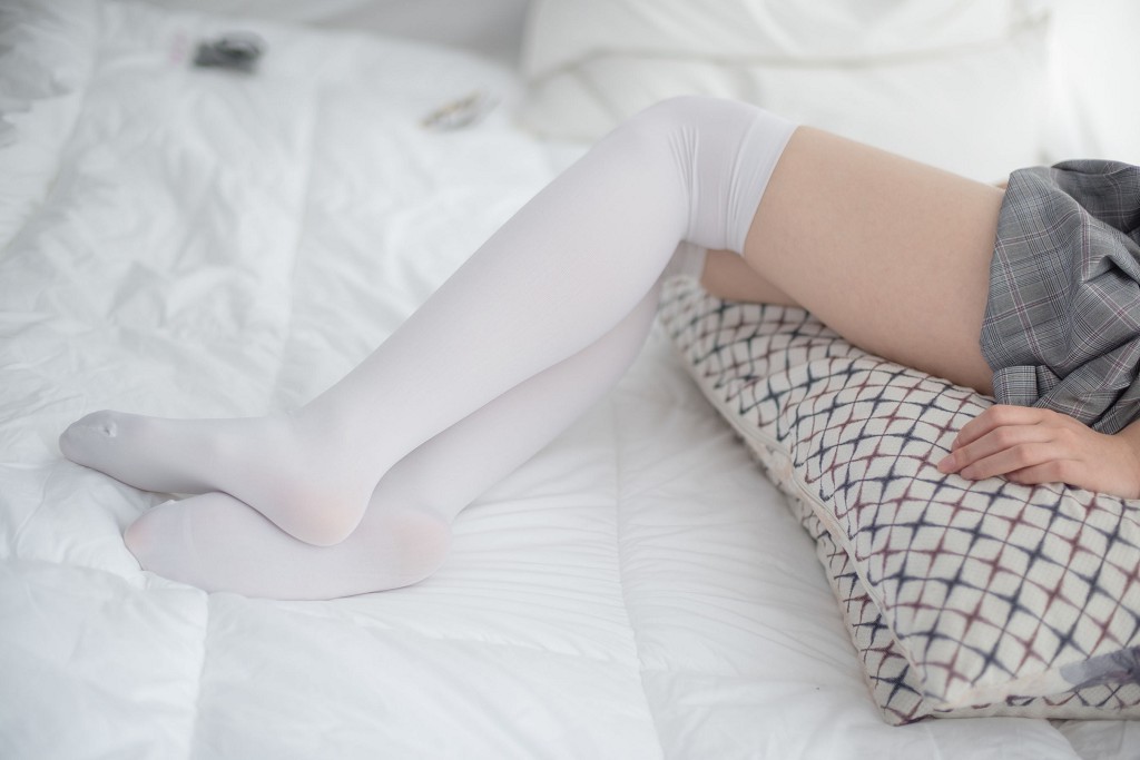 On the Bed JK White Silk [Sen Luo Consortium] R15-009 Photobook [84P