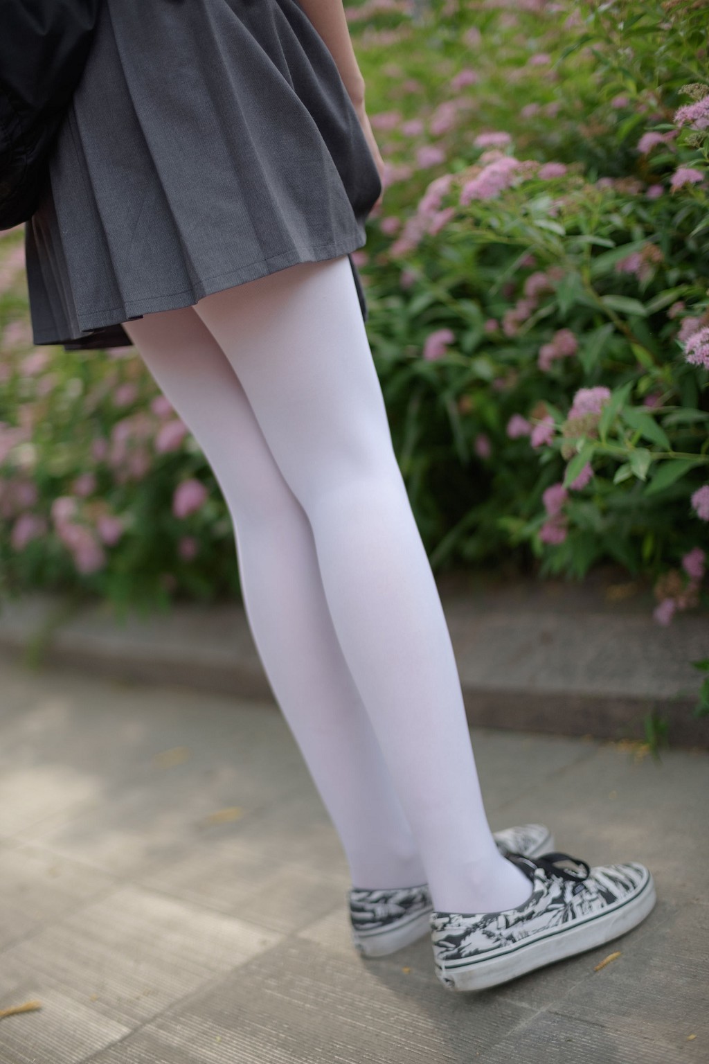 《ไป๋ซือเม่ย์เม่ย์โยวหยวน》 [เซนเลอะไฉ่ทวน] R15-014 หนังสือภาพ[99P