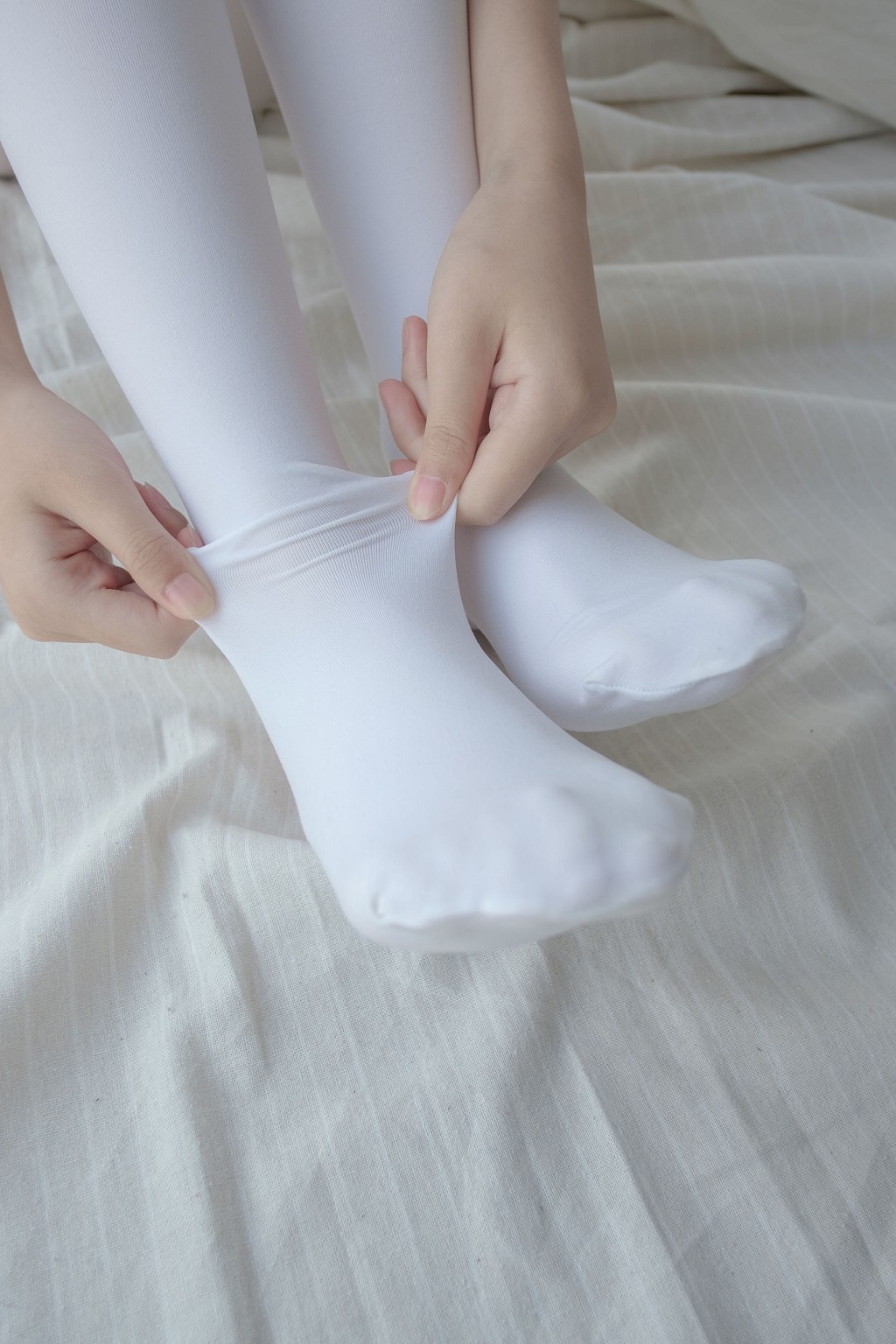 《ช่องไตอึ้งไบ้ซือเสี่ยวหนี่》 [เซ่นลั่วไฉ่ถวน] R15-018 หนังสือภาพ[86P