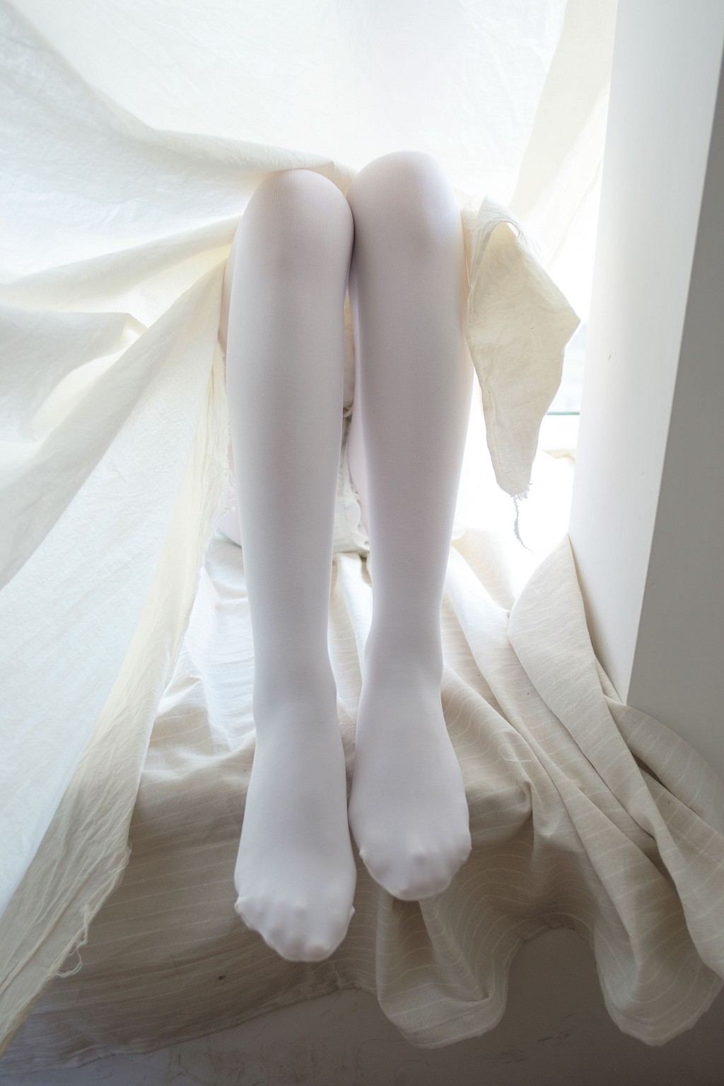 《ช่องไตอึ้งไบ้ซือเสี่ยวหนี่》 [เซ่นลั่วไฉ่ถวน] R15-018 หนังสือภาพ[86P