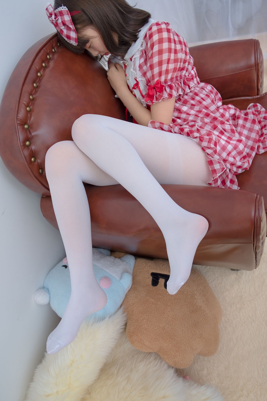 《红色格子裙白丝MM》 [森萝财团] R15-011 写真集[67P]