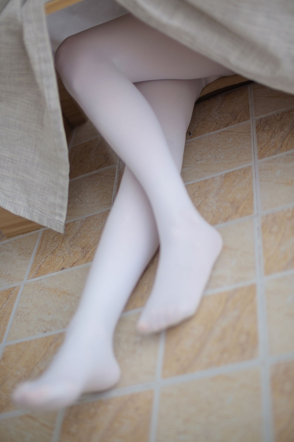 《羞嗒嗒的白丝MM》 [森萝财团] R15-010 写真集[94P]