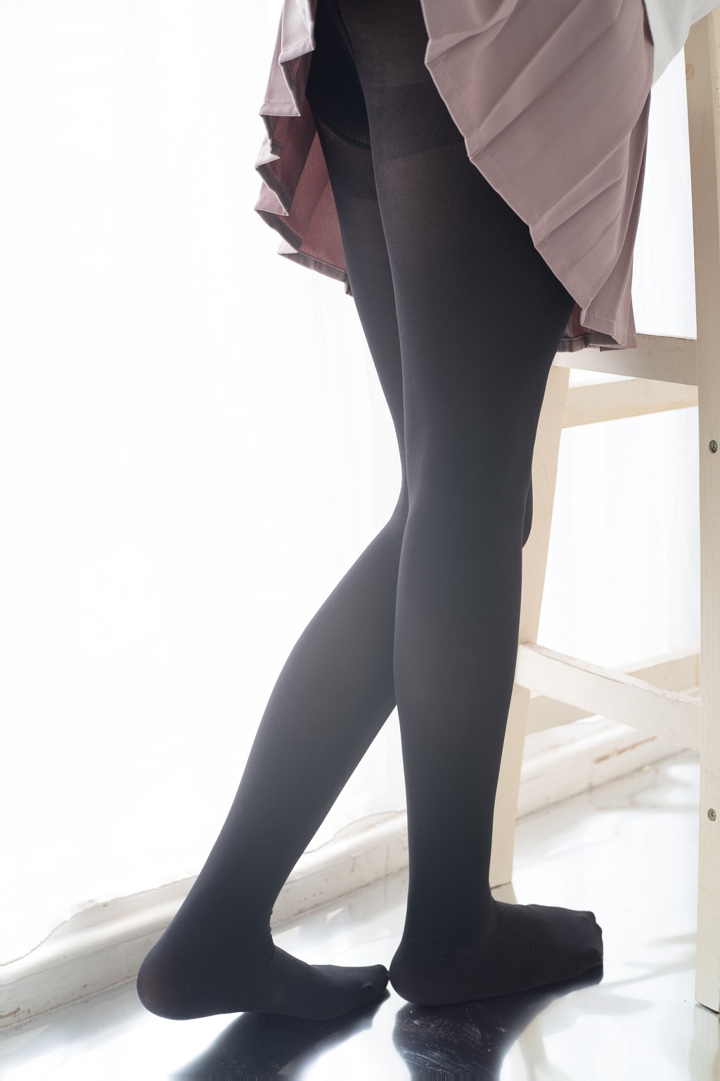 ค่อยๆ ถอดถุงน่องดำของคุณ [เซ่นลั่วไฉ่ต่วน] R15-029 หนังสือภาพ [78 หน้า