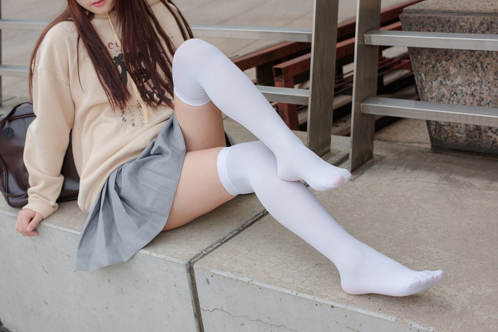 Outdoor White Silk Short Skirt [Sen Luo Consortium] R15-040 Photobook [131P