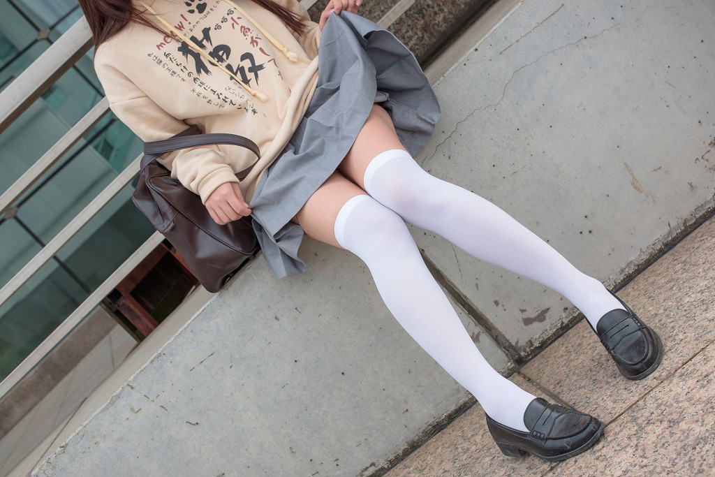 Outdoor White Silk Short Skirt [Sen Luo Consortium] R15-040 Photobook [131P
