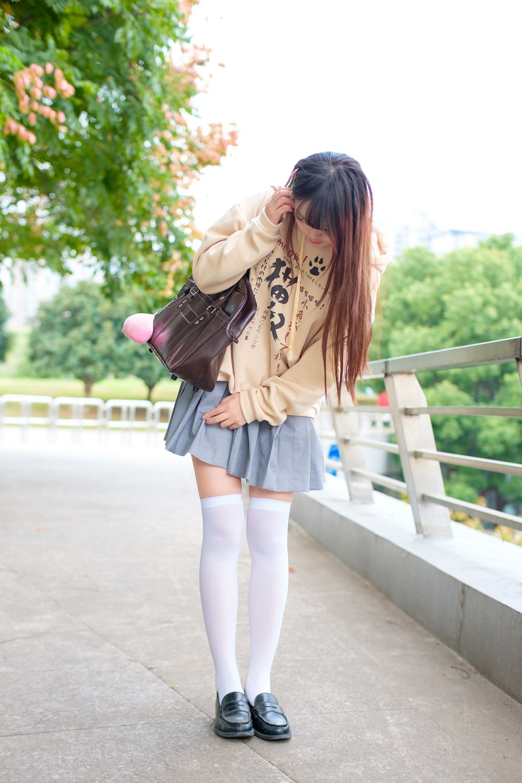 Outdoor White Silk Short Skirt [Sen Luo Consortium] R15-040 Photobook [131P