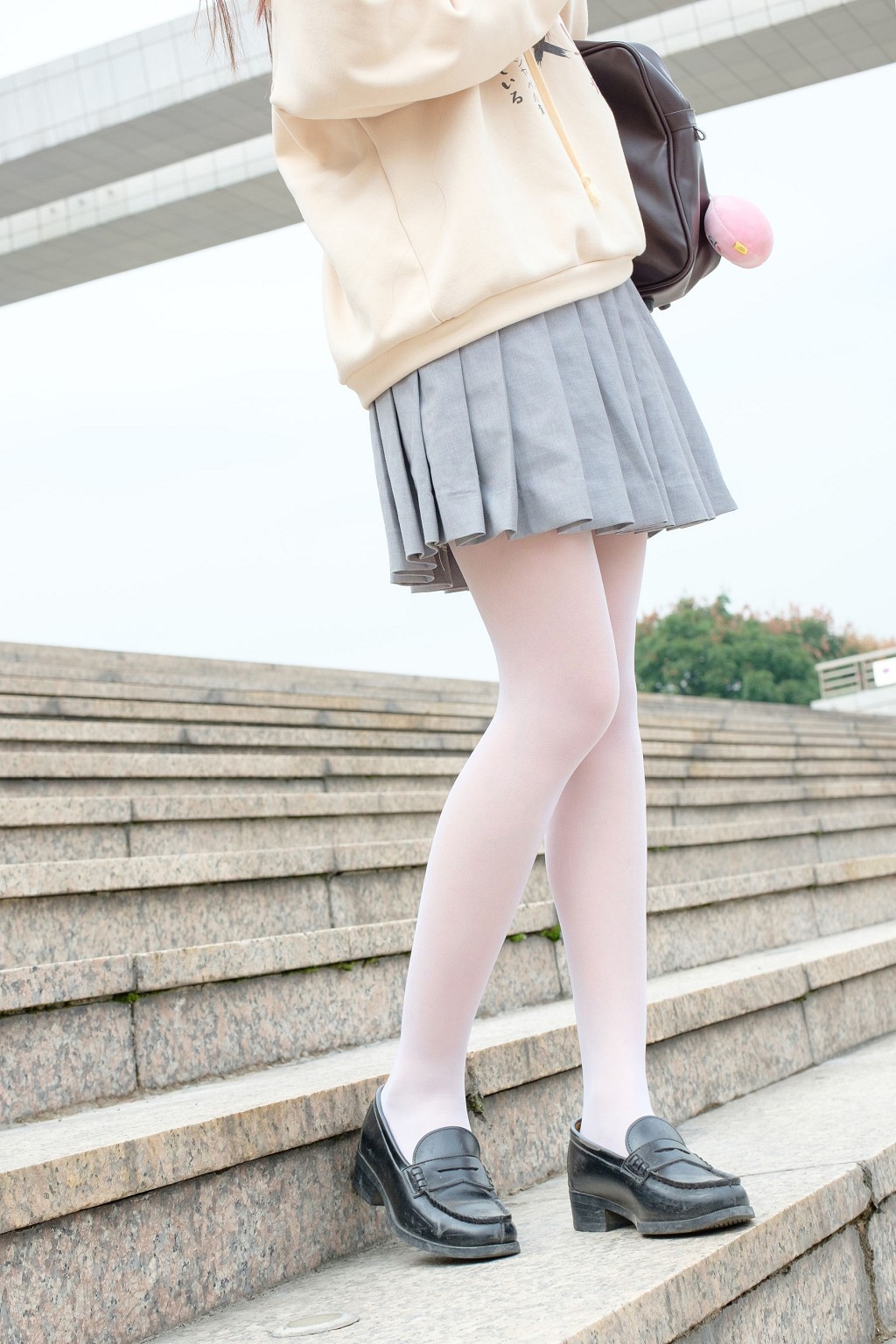 Outdoor White Silk Short Skirt [Sen Luo Consortium] R15-040 Photobook [131P
