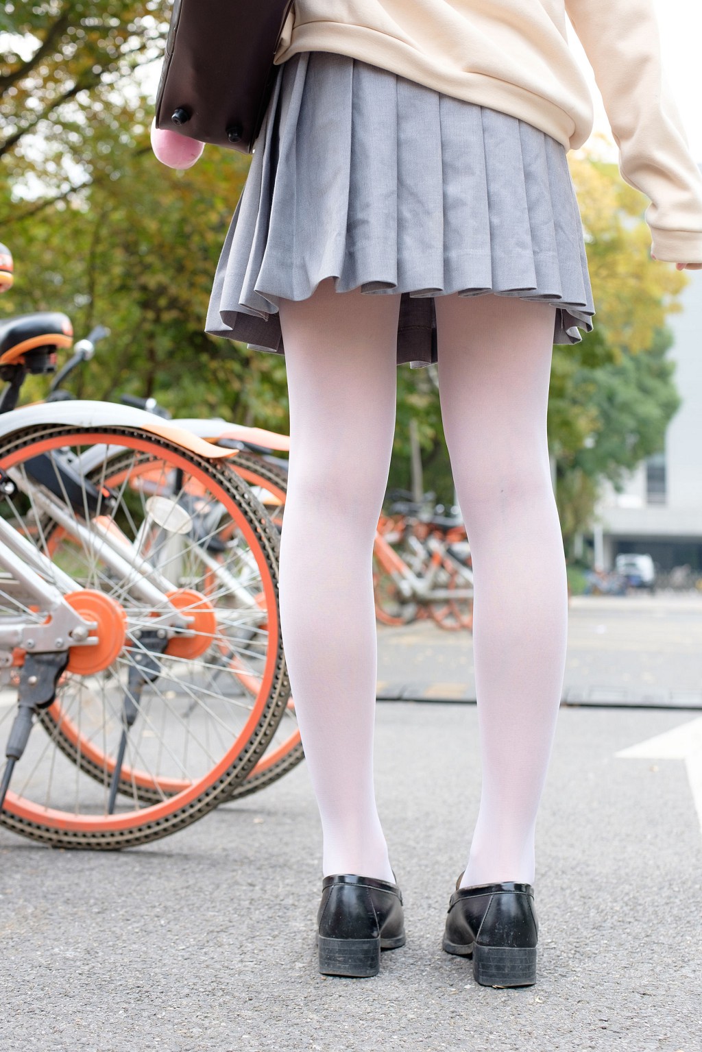 Outdoor White Silk Short Skirt [Sen Luo Consortium] R15-040 Photobook [131P