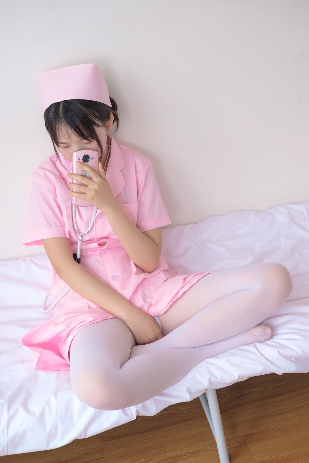 พยาบาลน้องสาวสวมถุงน่องขาว [เซนโล ไคตวน] X-021 ชุดภาพถ่าย[167P