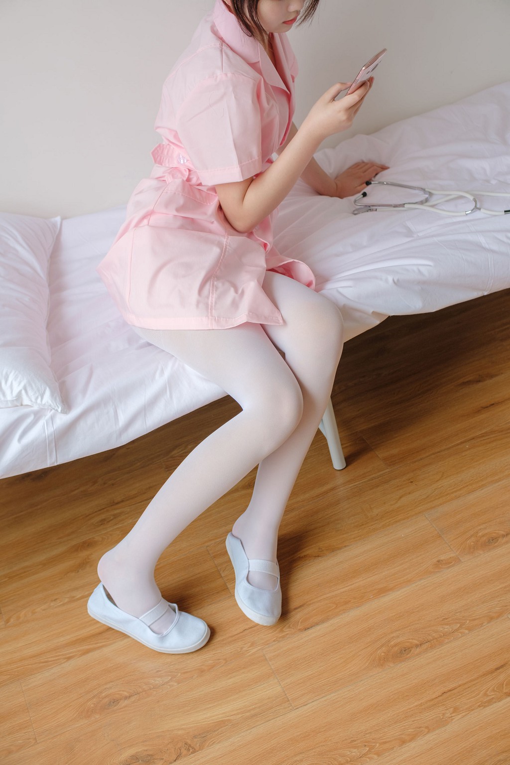 「白絲を着たナースの妹」 [森蘿財団] X-021 写真集[167P