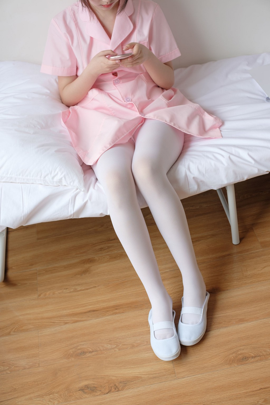 「白絲を着たナースの妹」 [森蘿財団] X-021 写真集[167P