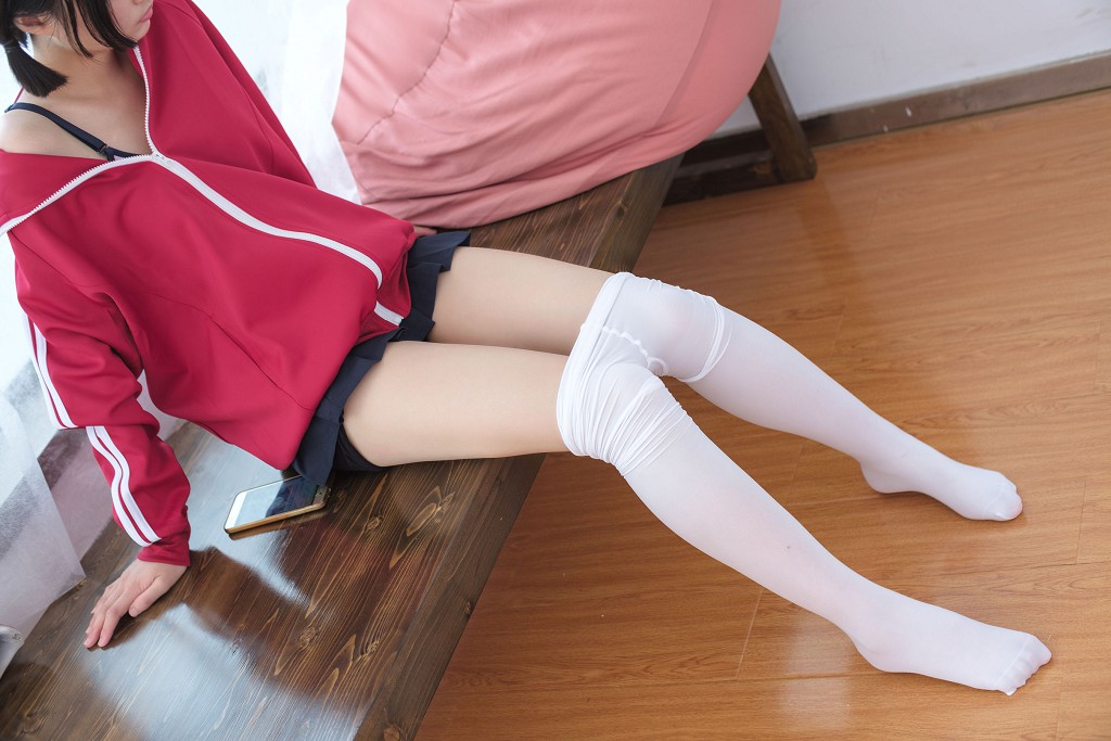 สาวนักเรียนชุดนักเรียนถุงเท้าขาวเท้าสวยงาม [เซนโล่ ไคทวน] [BETA-026] หนังสือภาพ[78P