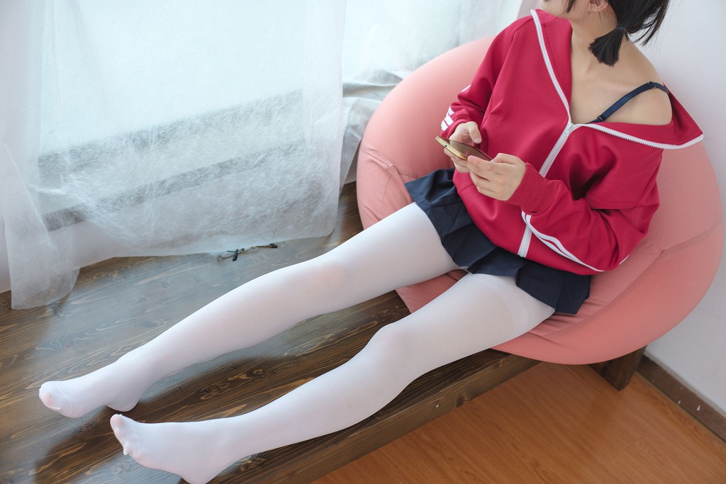 สาวนักเรียนชุดนักเรียนถุงเท้าขาวเท้าสวยงาม [เซนโล่ ไคทวน] [BETA-026] หนังสือภาพ[78P