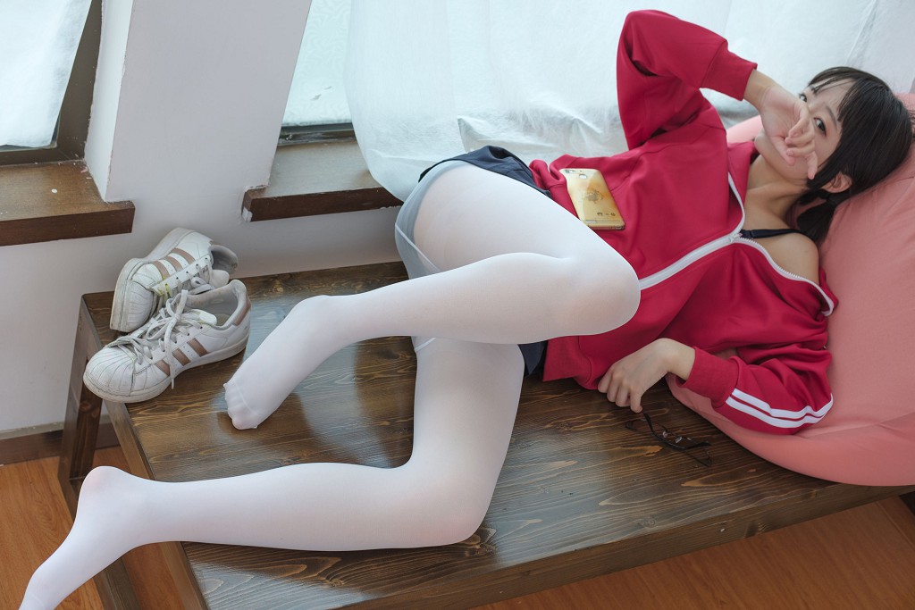 สาวนักเรียนชุดนักเรียนถุงเท้าขาวเท้าสวยงาม [เซนโล่ ไคทวน] [BETA-026] หนังสือภาพ[78P