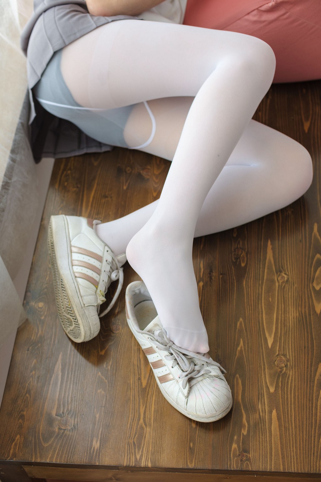 School uniform white silk beautiful foot girl [Senluo Foundation] [BETA-026] Photo collection [78P]