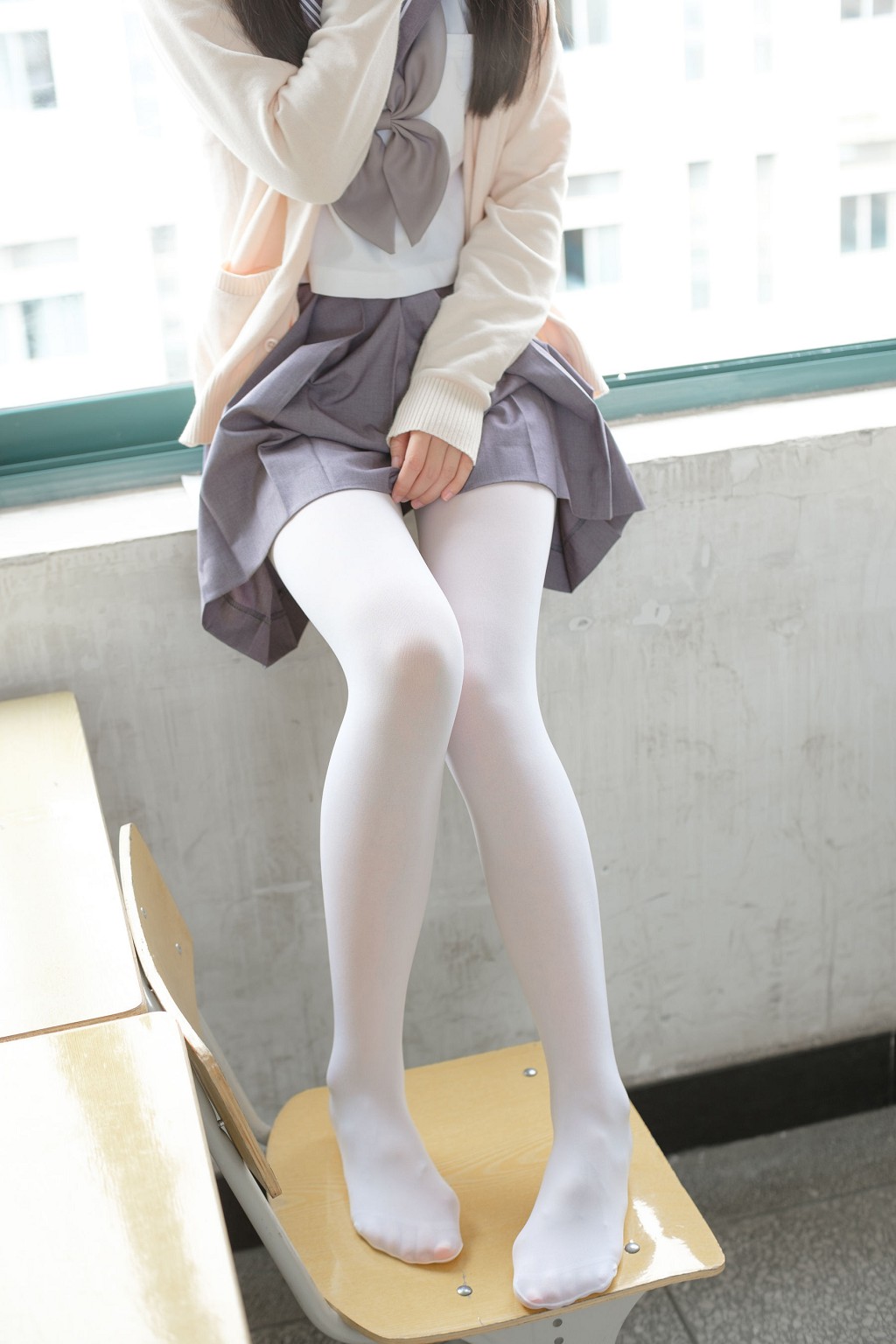 森萝财团：JK校服白丝 X-017 99P