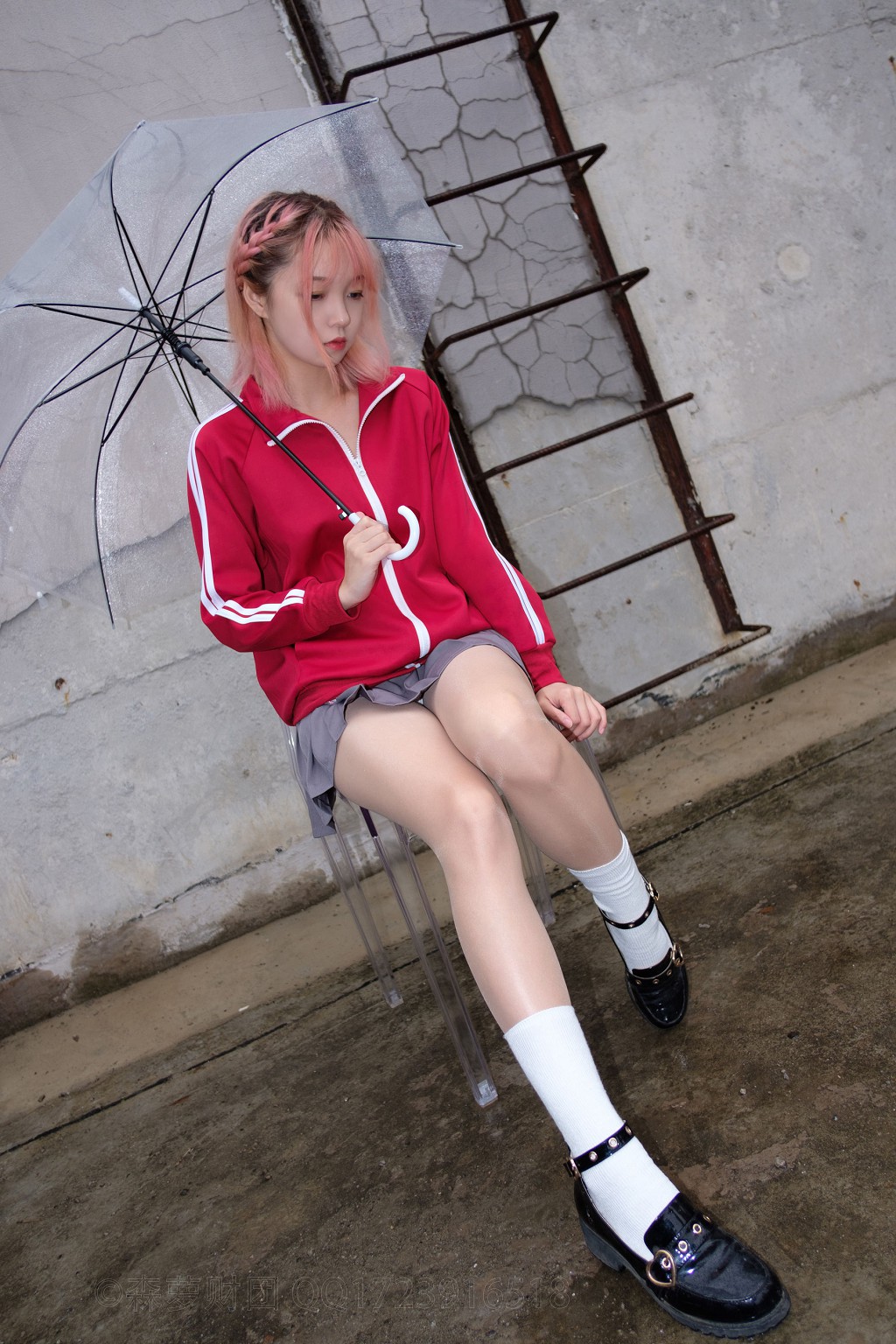 《红衣少女浴缸玩肉丝》 [森萝财团] X-044 写真集[88P]