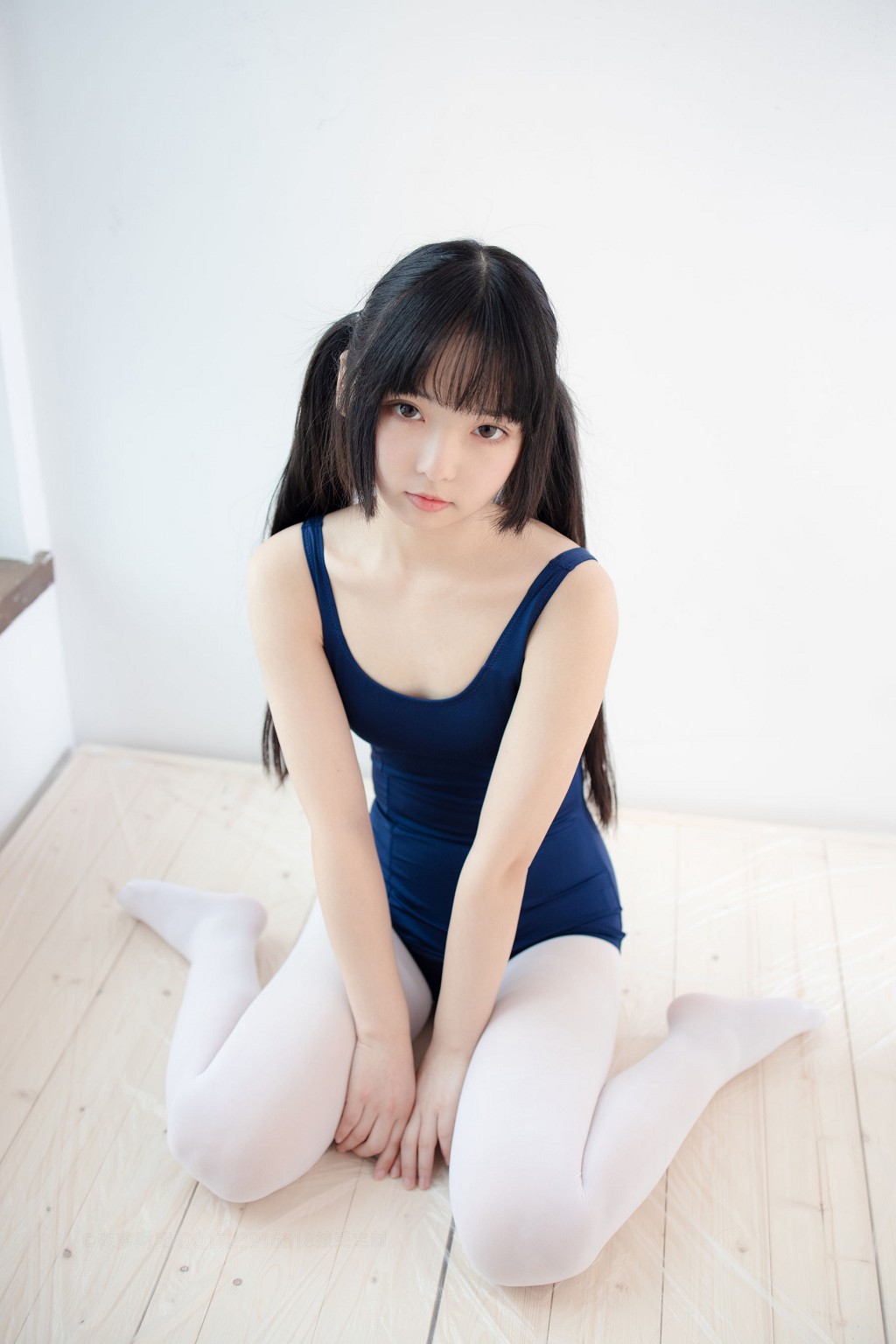 Tử Khố Thủy Bị Phược Cài Vật 50D Bạch Tơ [Sen Lô Tài Đoàn] [X-048] Sách ảnh [94P