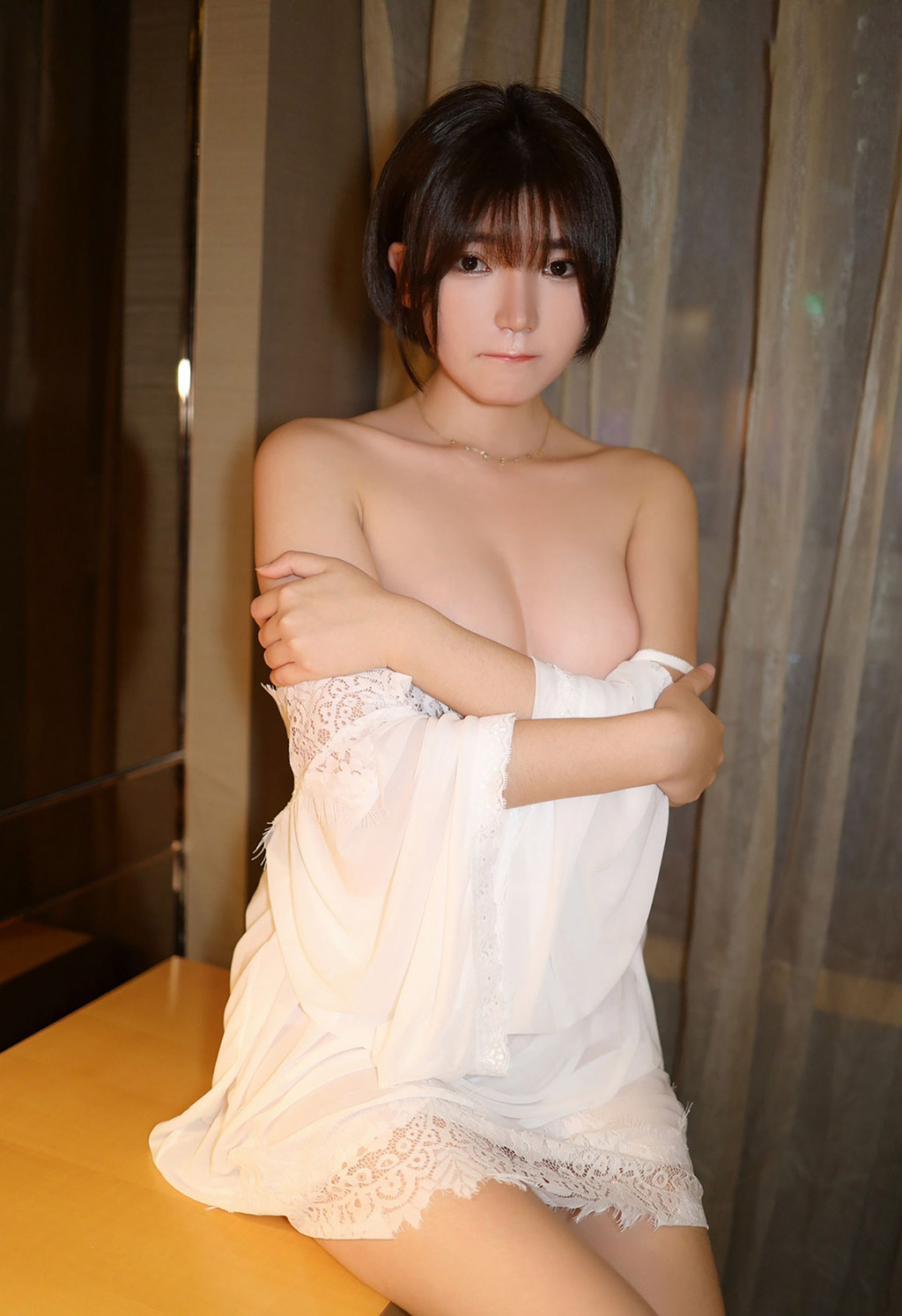 冷不丁渾然天成的柔婉細膩美女