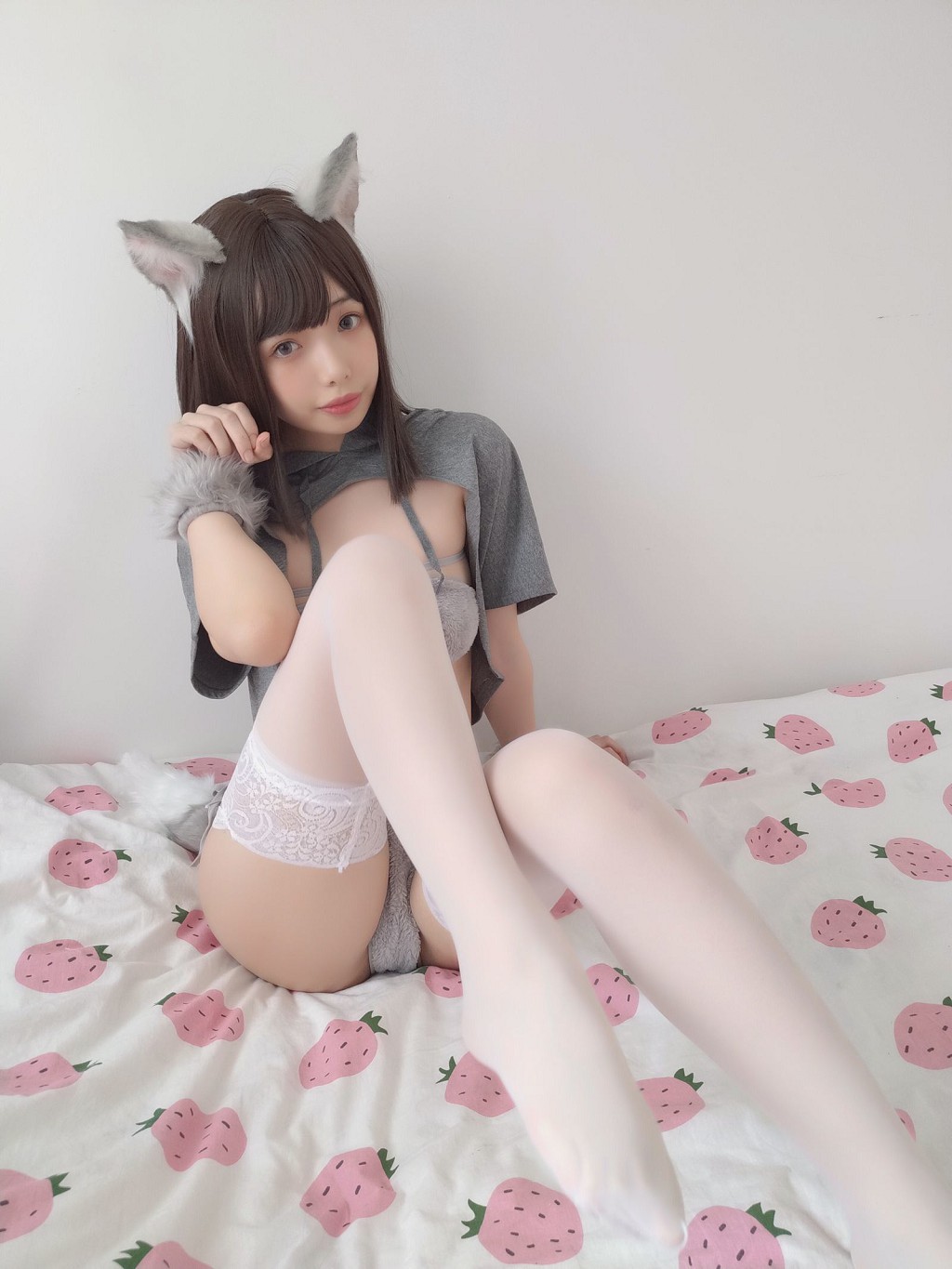 雞雯妹ไม่สมเหตุสมผล《แมวสาวหูสัตว์สีเทา》 [COSPLAY สิทธิพิเศษ] ชุดภาพถ่าย[42P