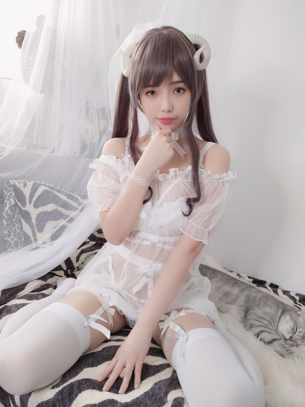 เวิ่นเมย์ไม่ถูกต้อง《แกะน้อยสีขาว》 [COSPLAY ฟูหลี่] หนังสือภาพ[42P