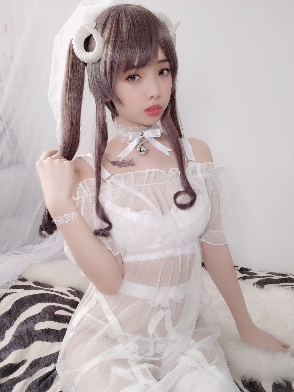 เวิ่นเมย์ไม่ถูกต้อง《แกะน้อยสีขาว》 [COSPLAY ฟูหลี่] หนังสือภาพ[42P