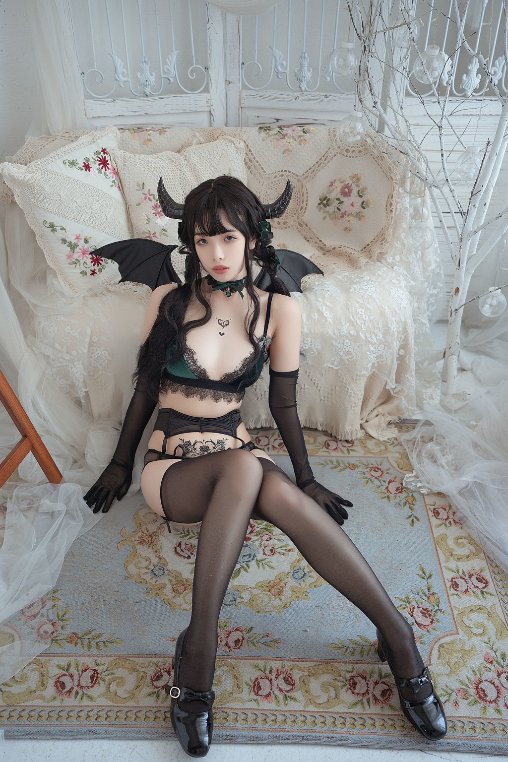 Wen Mei Unreasonable: Succubus Proud Devil [COSPLAY Benefits] Photobook [50P