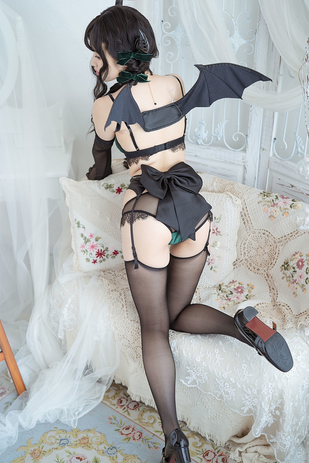 Wen Mei Unreasonable: Succubus Proud Devil [COSPLAY Benefits] Photobook [50P