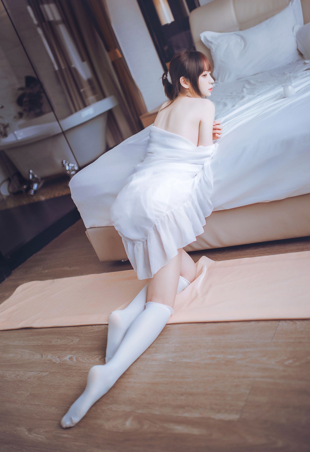 疯猫ss《睡衣与浴室的水手服》 [萝莉COS] 写真集[45P]