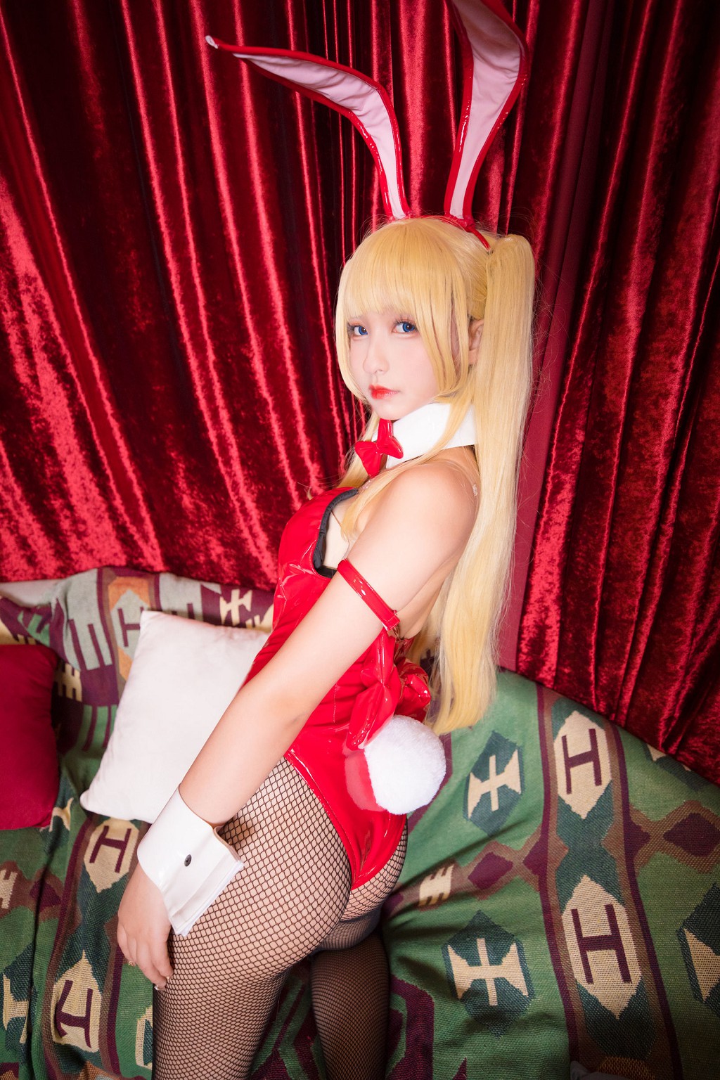 โคเซอร์สาวสวยคาคุราชากะ มาฟุยุ 《มากกว่าแฟน》 [คอสเพลย์สาวสวย] หนังสือภาพ [150P