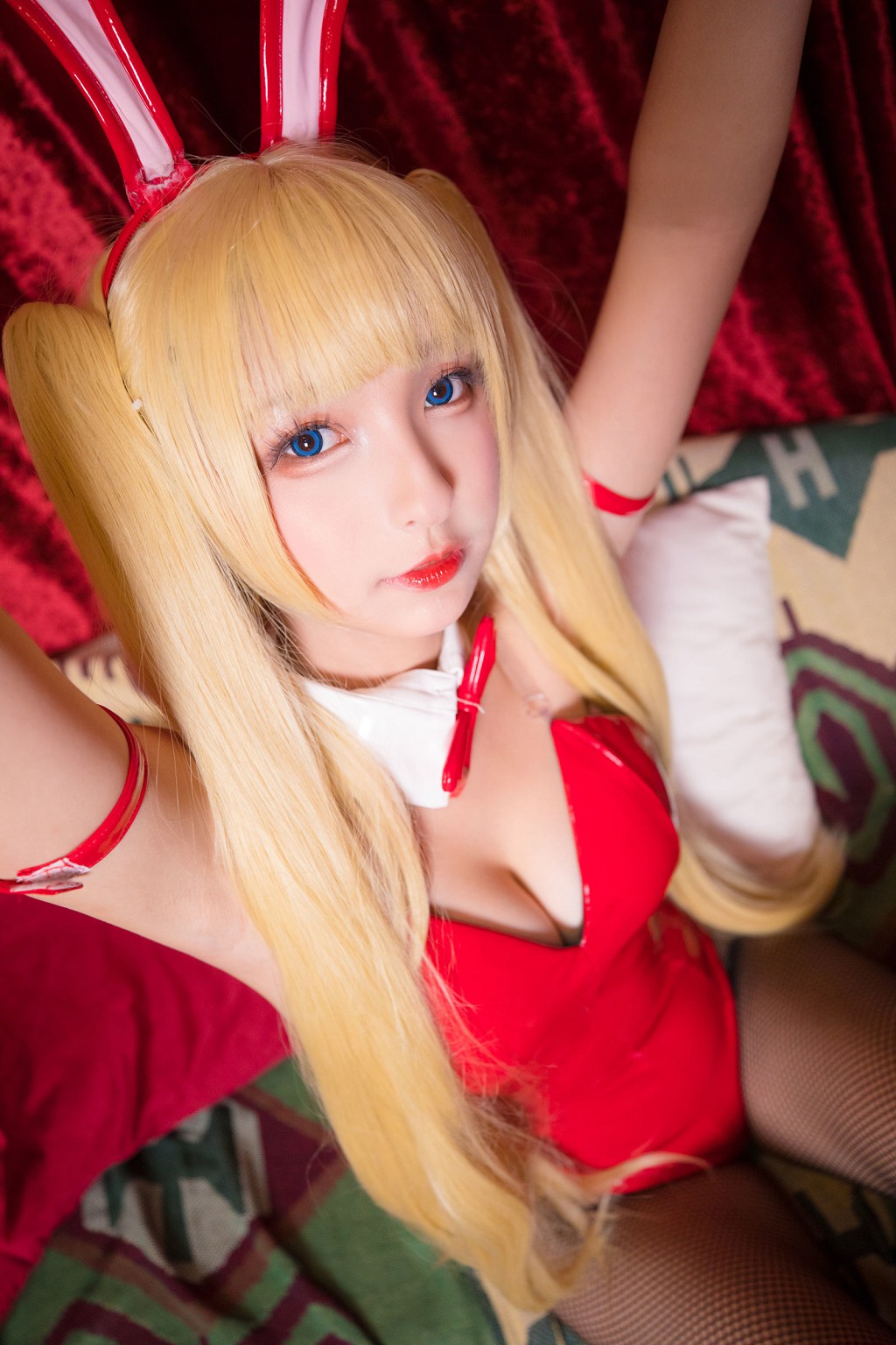 โคเซอร์สาวสวยคาคุราชากะ มาฟุยุ 《มากกว่าแฟน》 [คอสเพลย์สาวสวย] หนังสือภาพ [150P