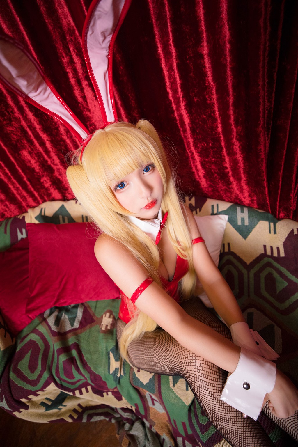 โคเซอร์สาวสวยคาคุราชากะ มาฟุยุ 《มากกว่าแฟน》 [คอสเพลย์สาวสวย] หนังสือภาพ [150P