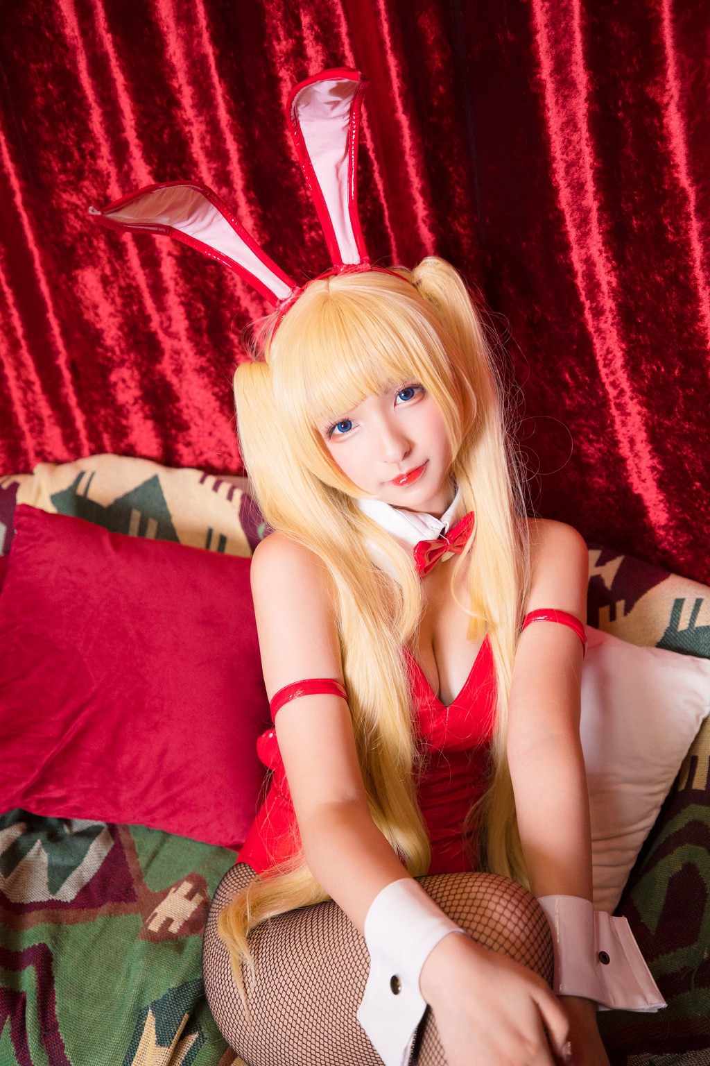 โคเซอร์สาวสวยคาคุราชากะ มาฟุยุ 《มากกว่าแฟน》 [คอสเพลย์สาวสวย] หนังสือภาพ [150P