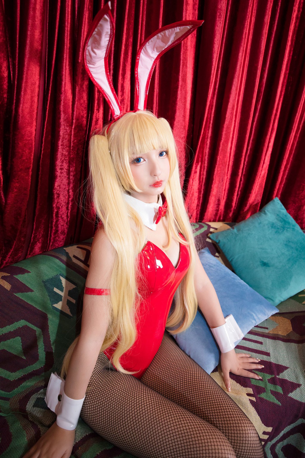 โคเซอร์สาวสวยคาคุราชากะ มาฟุยุ 《มากกว่าแฟน》 [คอสเพลย์สาวสวย] หนังสือภาพ [150P