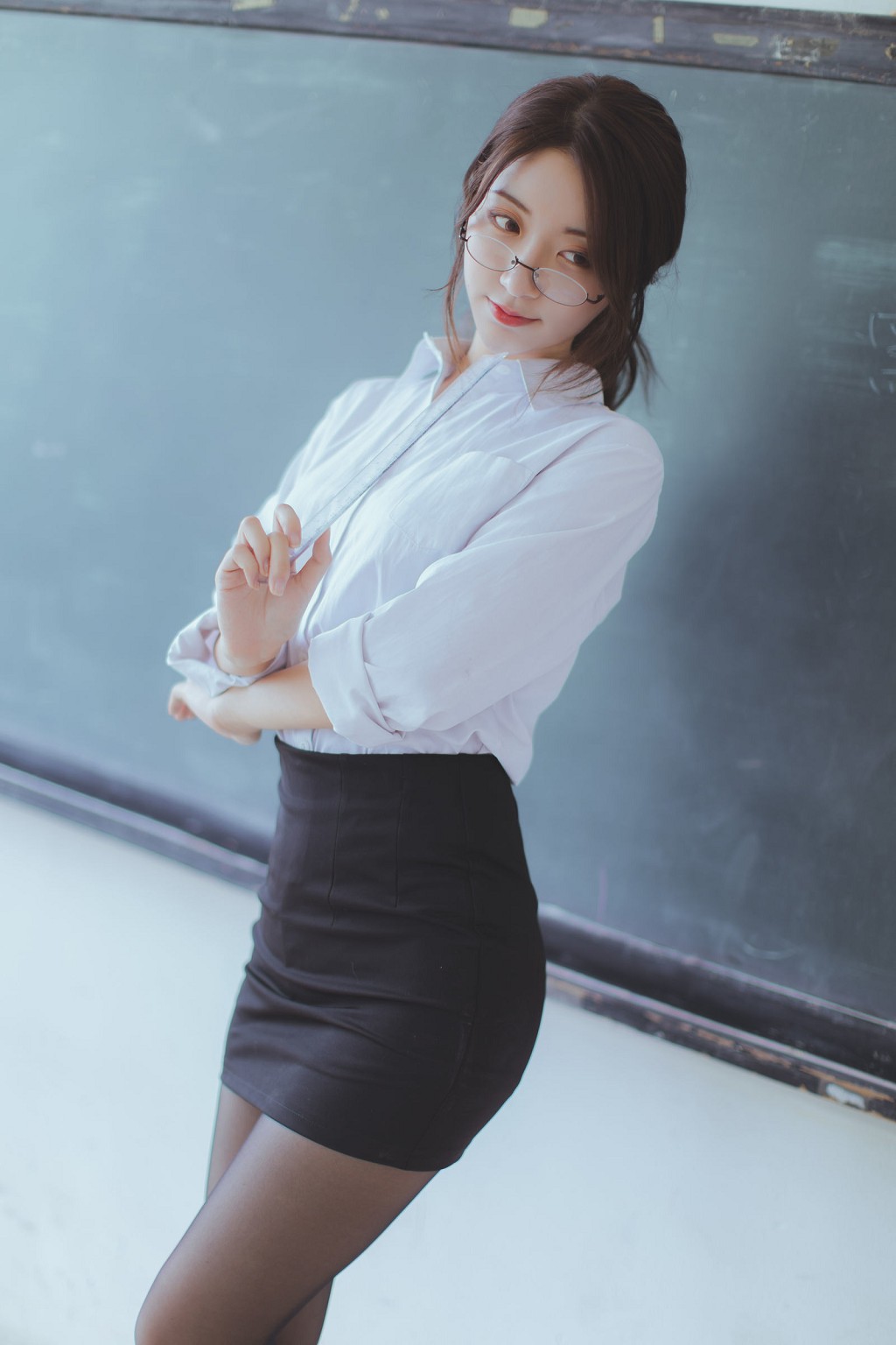 Coser Kurokawa "Black Silk Teacher" [Cosplay Welfare] Photobook [43P