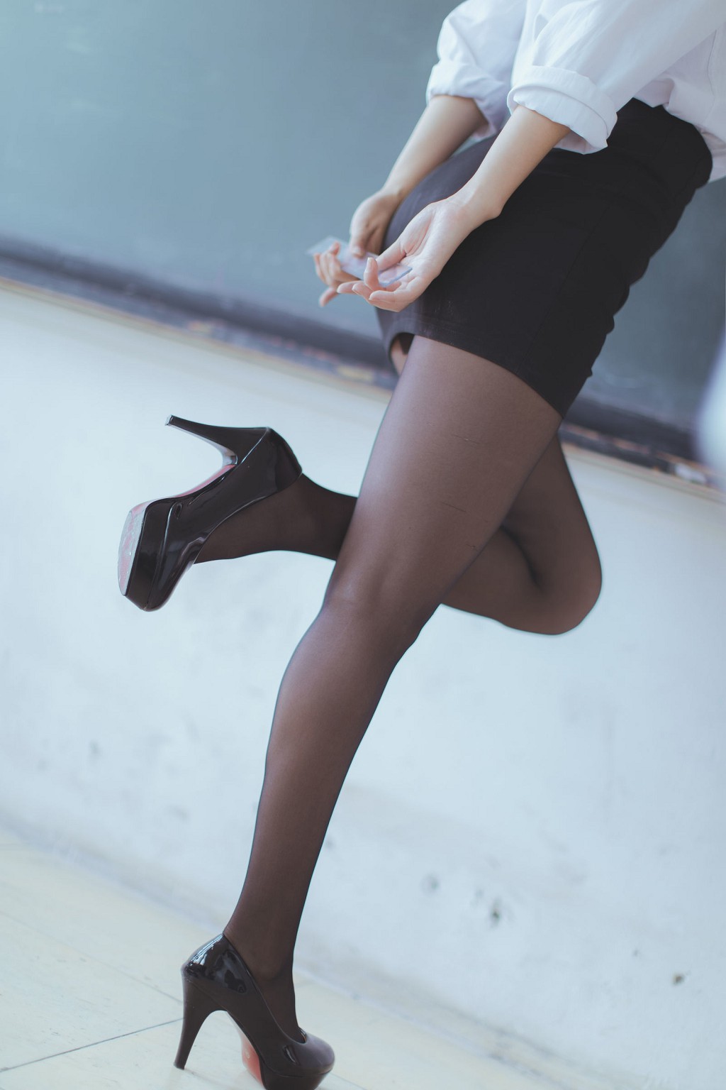 Coser Kurokawa "Black Silk Teacher" [Cosplay Welfare] Photobook [43P